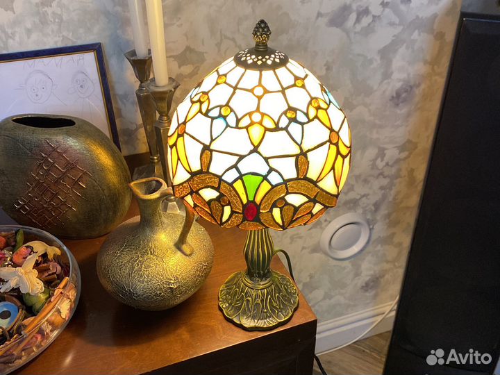 Настольная лампа