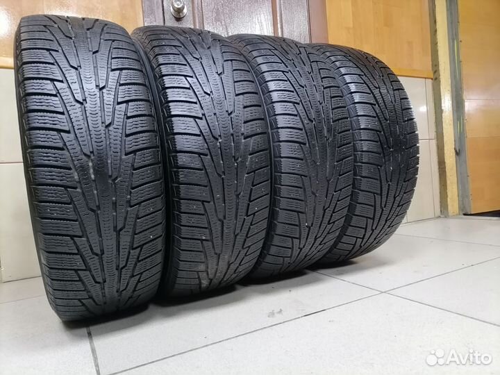 Nokian Tyres Hakkapeliitta R SUV 215/65 R16