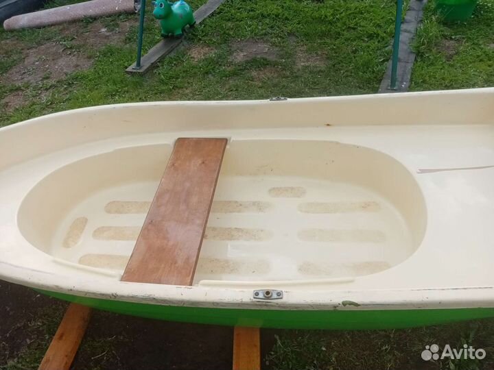 Стеклопластиковая лодка