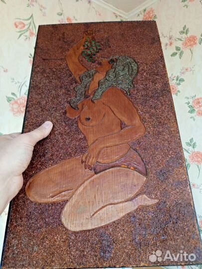 Панно Женщина с Виноградом