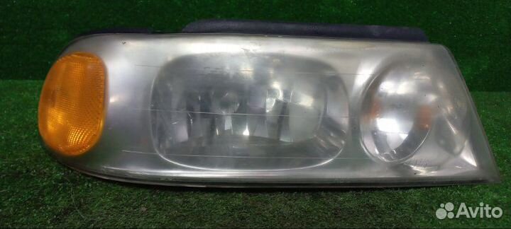 Фара передняя правая Lincoln Navigator UN173