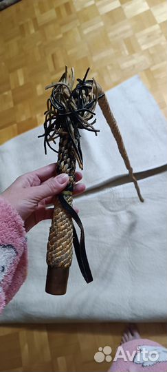 Казачья бурка, плётка и папаха