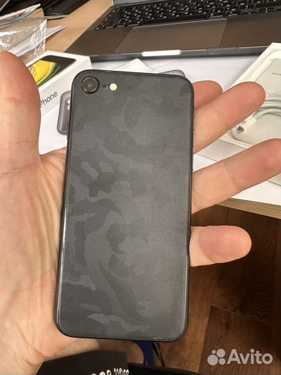 iPhone SE, 128 ГБ