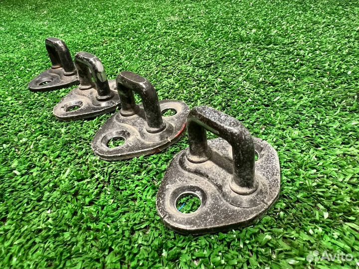 Петля замка двери на Hyundai Accent