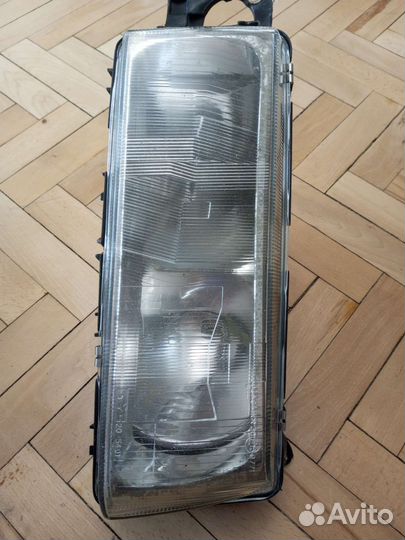 Фары основные, узкие га Volvo s 90 960