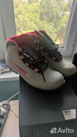 Лыжные ботинки 35р