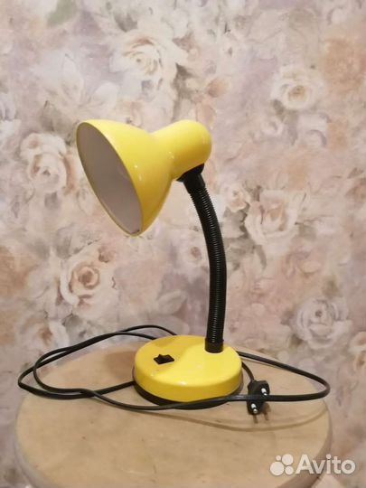 Лампа настольная