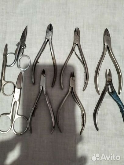 Катушки к швейн машин иглы, наперстки щипчики