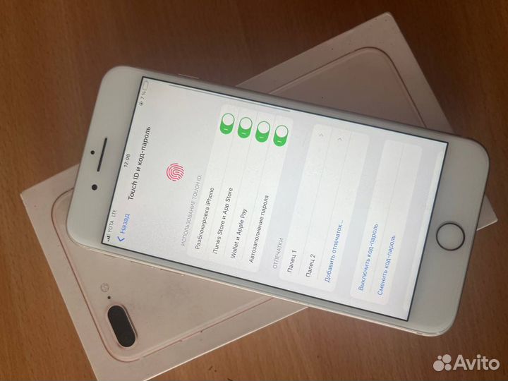 iPhone 8 Plus, 64 ГБ