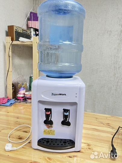 Кулер для воды + бутылки