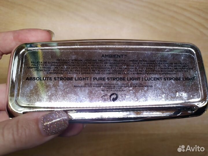 Hourglass Палетка хайлайтеров metallic strobe