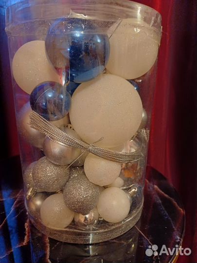 Продам набор новогодних шаров в коробке