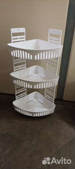 Угловая полка в ванную комнату