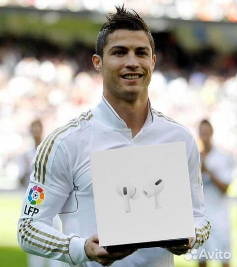 Наушники AirPods Pro от Криштиану Роналду