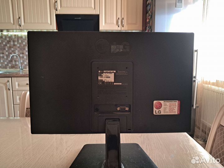 Монитор LG flatron e 1942c