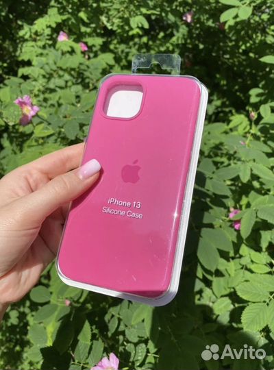Чехлы на телефон iPhone 13