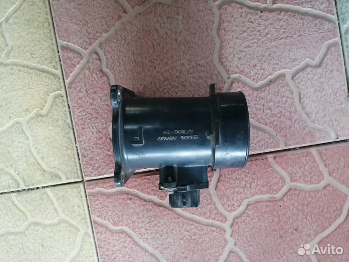 Расходомер воздуха на Nissan Primera P12