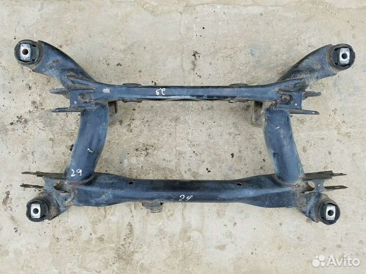 Подрамник задний бмв е38