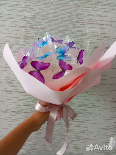 Светящийся букет из бабочек