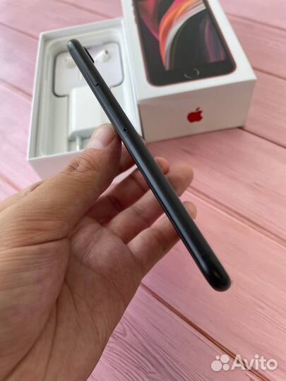 iPhone SE (2020), 64 ГБ