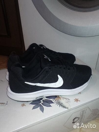 Кроссовки Nike 38,5