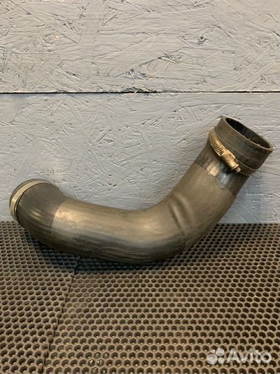 Патрубок интеркулера правый Bentley Continental