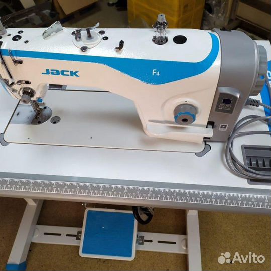 Швейная машина Jack F4/F5 со столом
