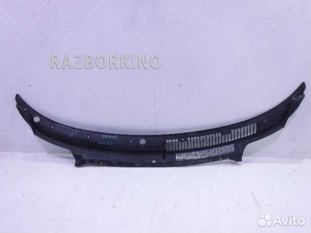 Водосток лобового стекла (жабо)