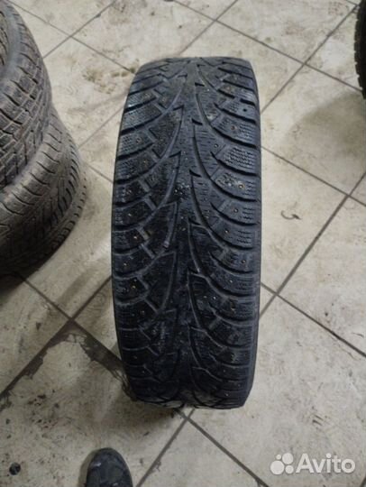 Hankook Winter I'Pike 215/60 R17 92T