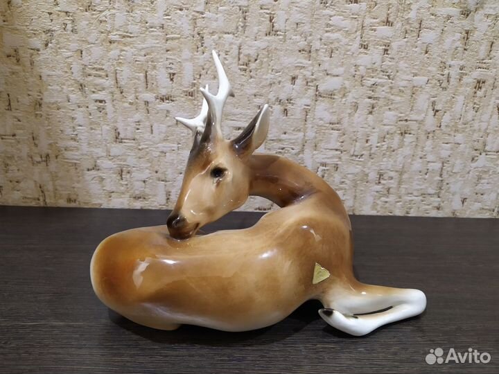 Royal Dux Фарфоровая статуэтка Олень Чехословакия