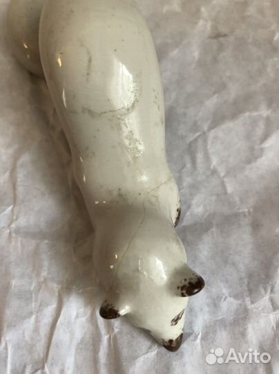 Фарфоровая статуэтка ласка