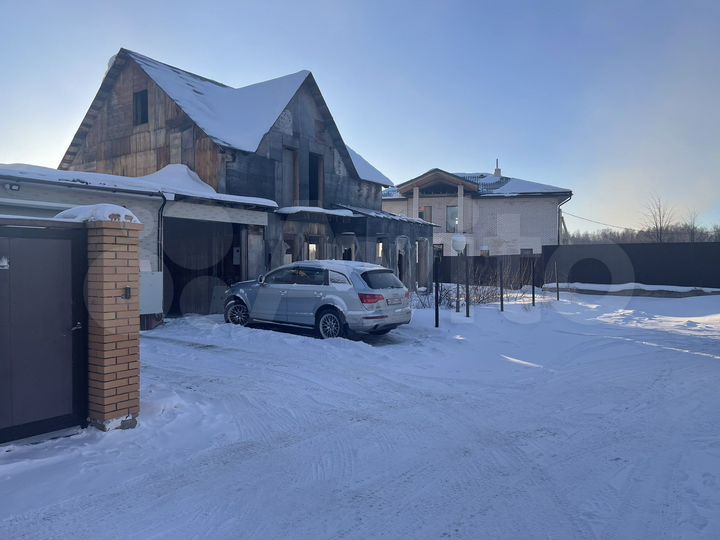 Дом 200 м² на участке 8 сот.