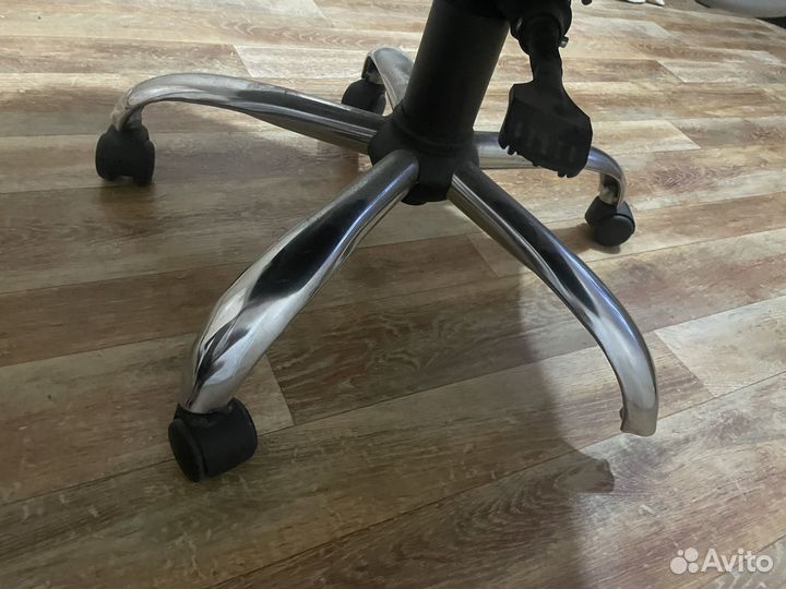 Компьютерное кресло