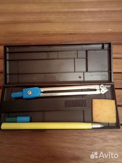 Готовальня (чертёжный комплект)