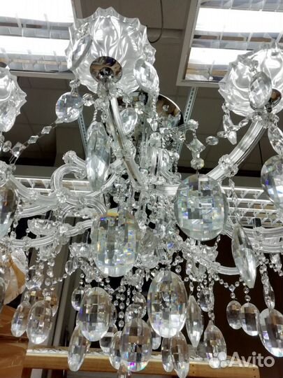 Люстра подвесная (12 свечей) очень красивая