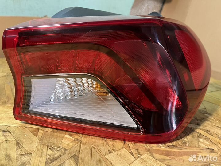 Фонарь задний правый kia k5 оригинал