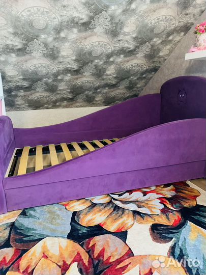 Детская кровать с матрасом