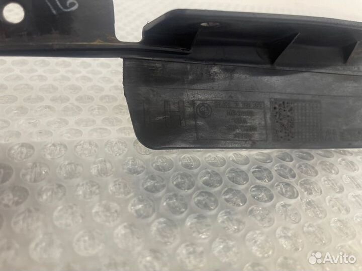 Брызговик задний левый Bmw X5 E70 N55B30 2010