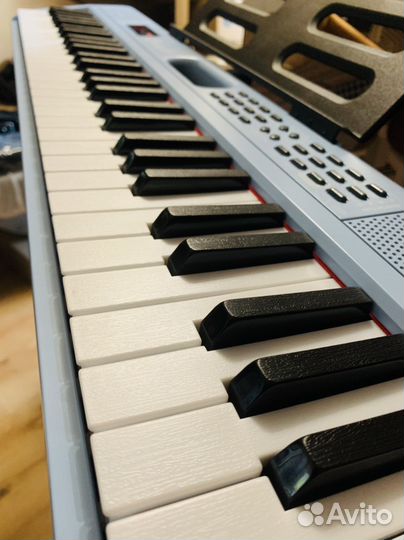 Синтезатор с Активной Клавиатурой + Стойка