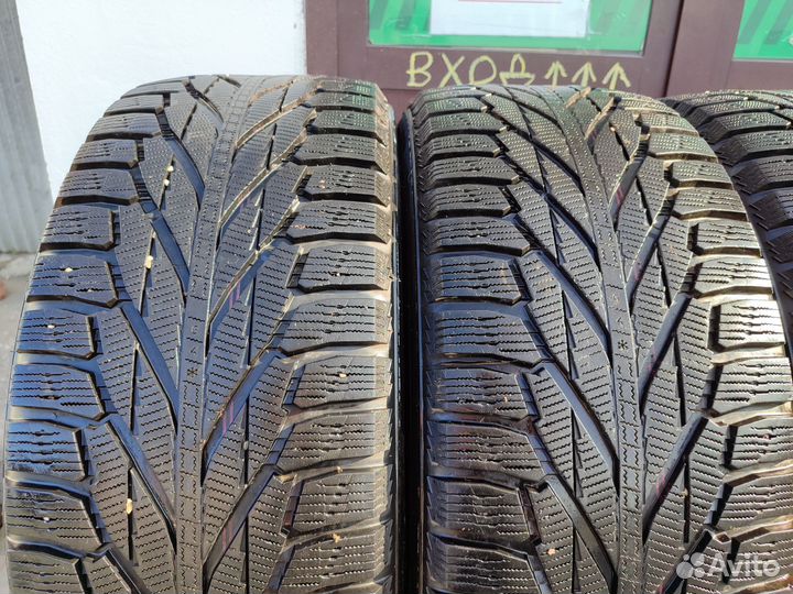 Nokian Tyres Hakkapeliitta R2 SUV 275/65 R17