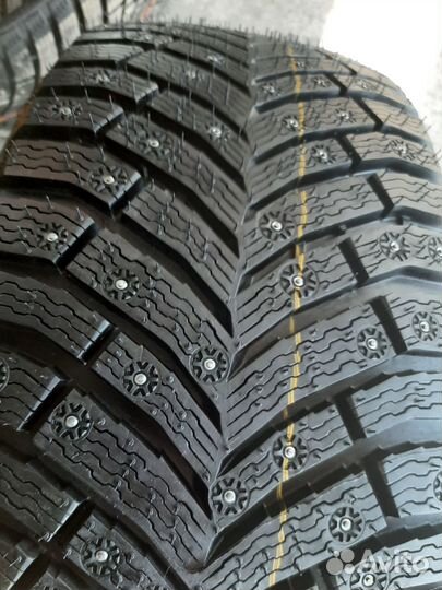Michelin X-Ice North 4 245/40 R20 99T