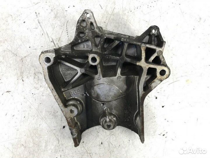 Кронштейн двигателя опорный Saab 09.Мар 1.9 2006