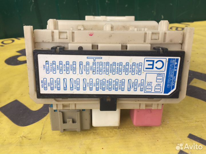 Салонный блок предохранителей Toyota Auris 2008