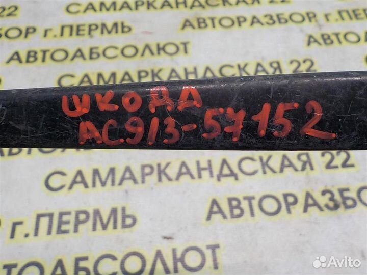 Поводок стеклоочистителя передний правый Skoda Oc