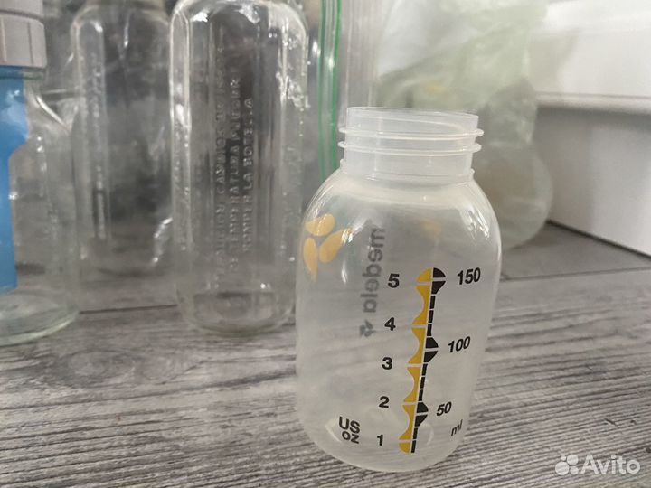 Бутылочки для кормления новые medela