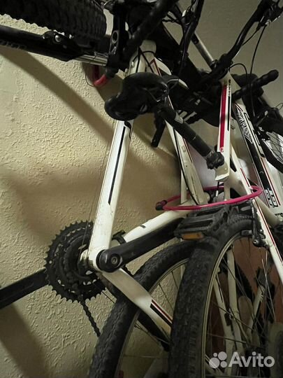 Велосипед горный GT Avalanche 4.0 колёса 26