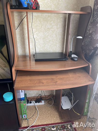 Компьютерный стол