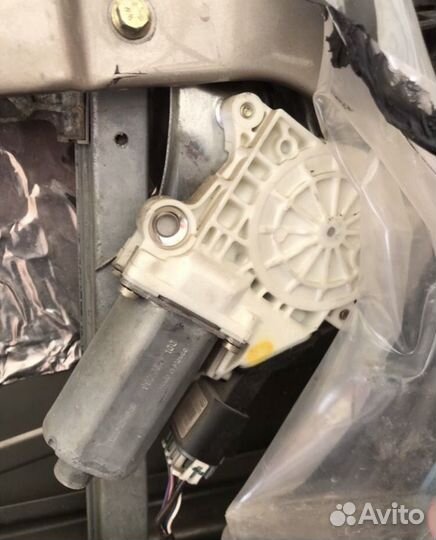 Стеклоподъемник Кадиллак стс 1