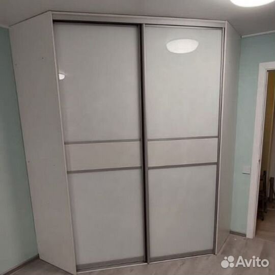 Угловой шкаф