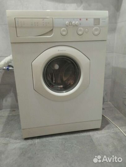 Стиральная машинка Ariston бу